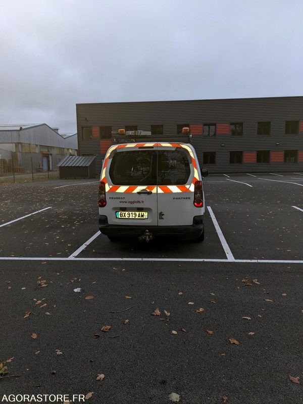 Peugeot Partner - Мало комбе: слика 3 Peugeot Partner - Мало комбе: слика 3