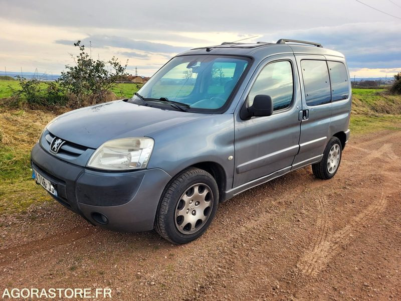 Peugeot Partner tepee 1.6 hdi 90 ch - Автомобил: слика 3 Peugeot Partner tepee 1.6 hdi 90 ch - Автомобил: слика 3