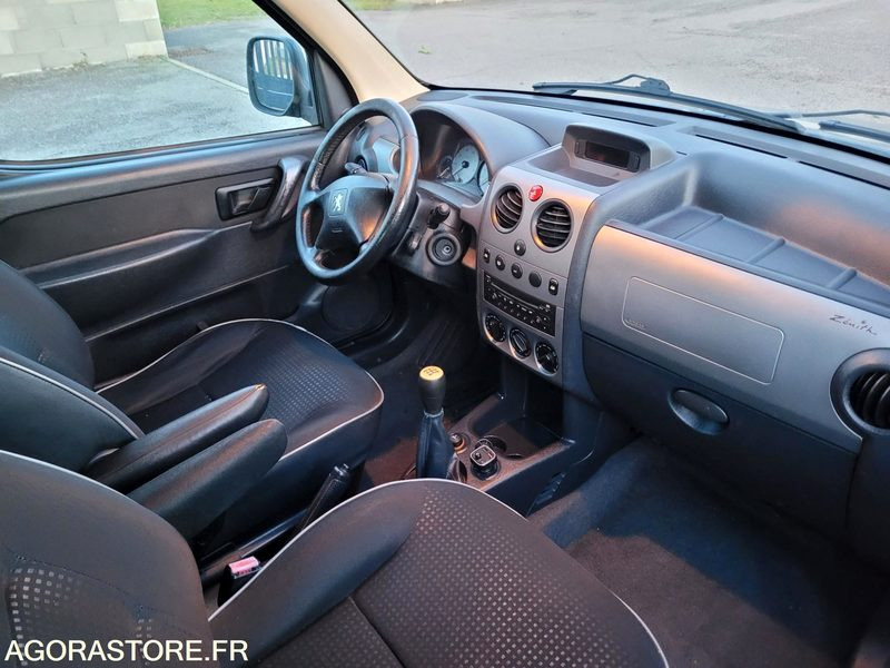 Peugeot Partner tepee 1.6 hdi 90 ch - Автомобил: слика 5 Peugeot Partner tepee 1.6 hdi 90 ch - Автомобил: слика 5
