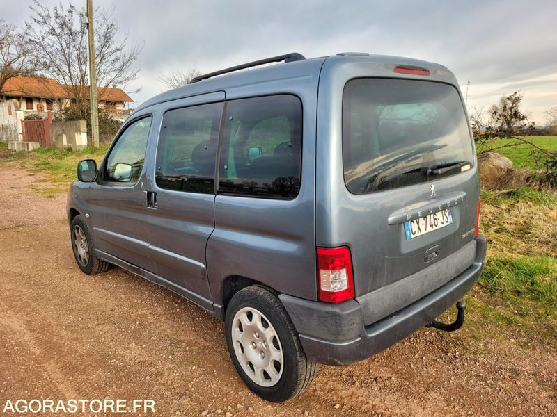 Peugeot Partner tepee 1.6 hdi 90 ch - Автомобил: слика 4 Peugeot Partner tepee 1.6 hdi 90 ch - Автомобил: слика 4