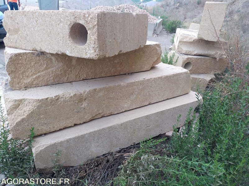 Pierre du Gard - Алат/ Опрема: слика 1 Pierre du Gard - Алат/ Опрема: слика 1