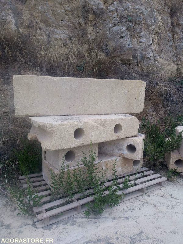 Pierre du Gard - Алат/ Опрема: слика 4 Pierre du Gard - Алат/ Опрема: слика 4