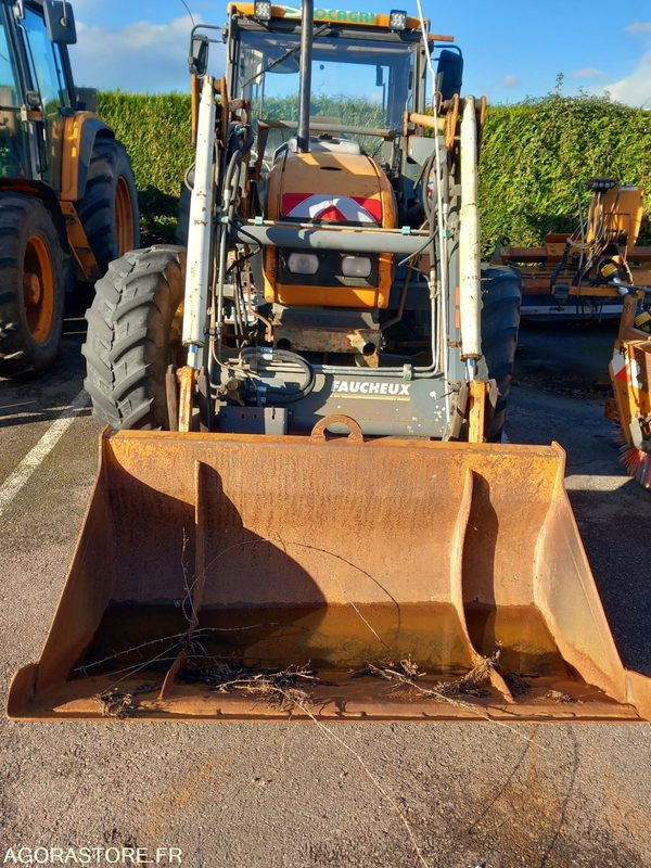 RENAULT CERES 335 AVEC CHARGEUR FAUCHEUX F2 (E2453-E3482) - Трактор: слика 1 RENAULT CERES 335 AVEC CHARGEUR FAUCHEUX F2 (E2453-E3482) - Трактор: слика 1