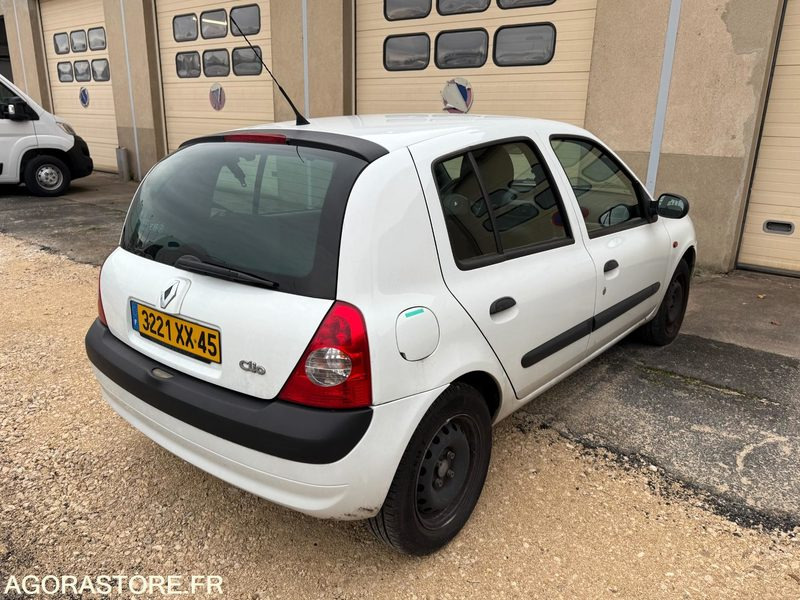 RENAULT CLIO - 2002 - 160000 KM - Автомобил: слика 3 RENAULT CLIO - 2002 - 160000 KM - Автомобил: слика 3