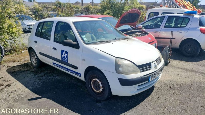 RENAULT CLIO - 2006 - 213308 KM - Автомобил: слика 2 RENAULT CLIO - 2006 - 213308 KM - Автомобил: слика 2