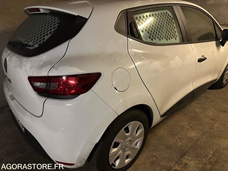 RENAULT CLIO - 2020 - 1858 KM - Автомобил: слика 3 RENAULT CLIO - 2020 - 1858 KM - Автомобил: слика 3