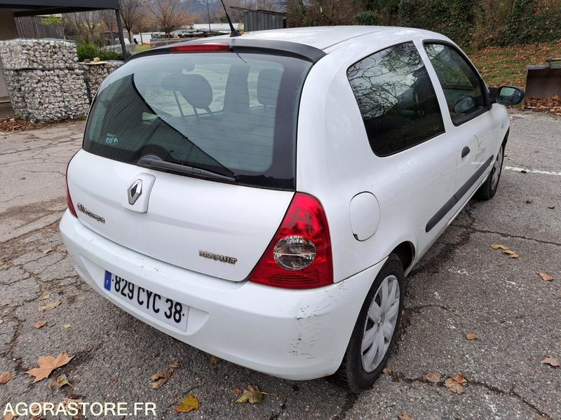 RENAULT CLIO-90832 KMS-2007-829 CYC 38 - Автомобил: слика 2 RENAULT CLIO-90832 KMS-2007-829 CYC 38 - Автомобил: слика 2