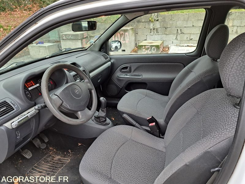 RENAULT CLIO-90832 KMS-2007-829 CYC 38 - Автомобил: слика 5 RENAULT CLIO-90832 KMS-2007-829 CYC 38 - Автомобил: слика 5