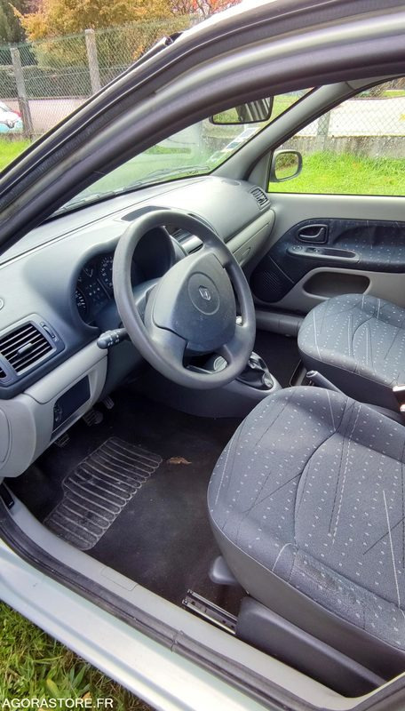 RENAULT CLIO II - Автомобил: слика 5 RENAULT CLIO II - Автомобил: слика 5