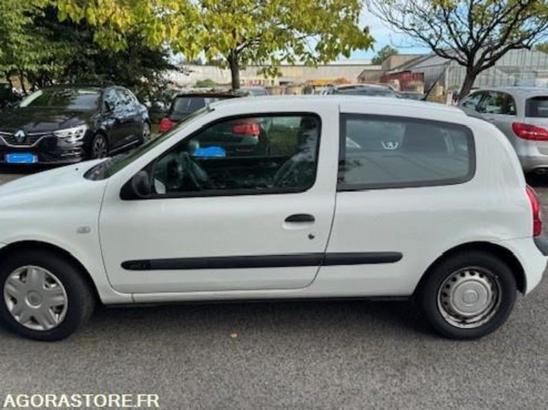 RENAULT CLIO SOCIETE - Автомобил: слика 2 RENAULT CLIO SOCIETE - Автомобил: слика 2