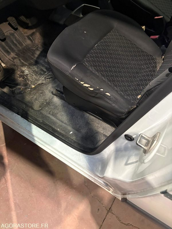 RENAULT KANGOO - 189000 kms - Товарно комбе: слика 5 RENAULT KANGOO - 189000 kms - Товарно комбе: слика 5