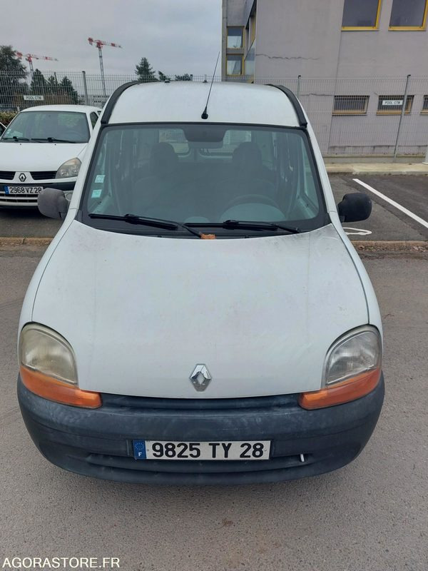 RENAULT KANGOO - 2000 - 119 023KM - NON ROULANT - Мало комбе: слика 2 RENAULT KANGOO - 2000 - 119 023KM - NON ROULANT - Мало комбе: слика 2