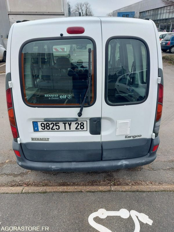 RENAULT KANGOO - 2000 - 119 023KM - NON ROULANT - Мало комбе: слика 4 RENAULT KANGOO - 2000 - 119 023KM - NON ROULANT - Мало комбе: слика 4