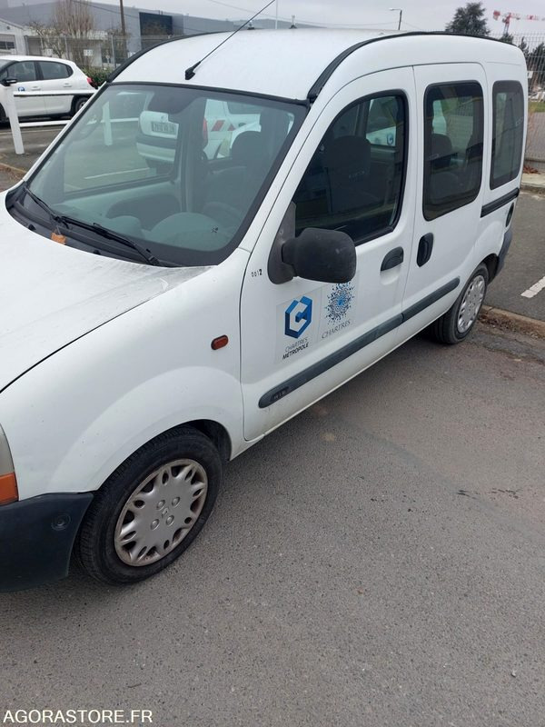 RENAULT KANGOO - 2000 - 119 023KM - NON ROULANT - Мало комбе: слика 1 RENAULT KANGOO - 2000 - 119 023KM - NON ROULANT - Мало комбе: слика 1