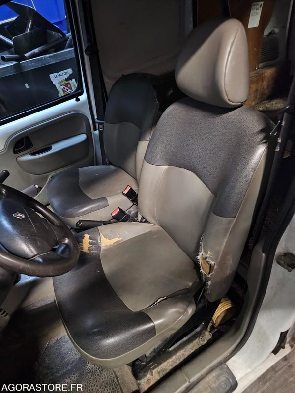 RENAULT KANGOO - 2002 - 64666KM - 193DKS92 - Мало комбе: слика 5 RENAULT KANGOO - 2002 - 64666KM - 193DKS92 - Мало комбе: слика 5