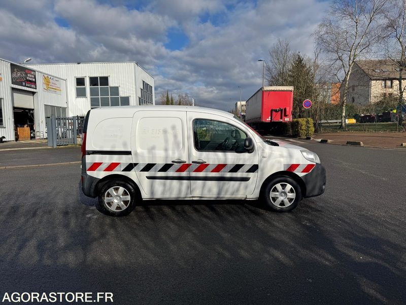 RENAULT KANGOO - 2016 - 300 000 KM - Мало комбе: слика 3 RENAULT KANGOO - 2016 - 300 000 KM - Мало комбе: слика 3