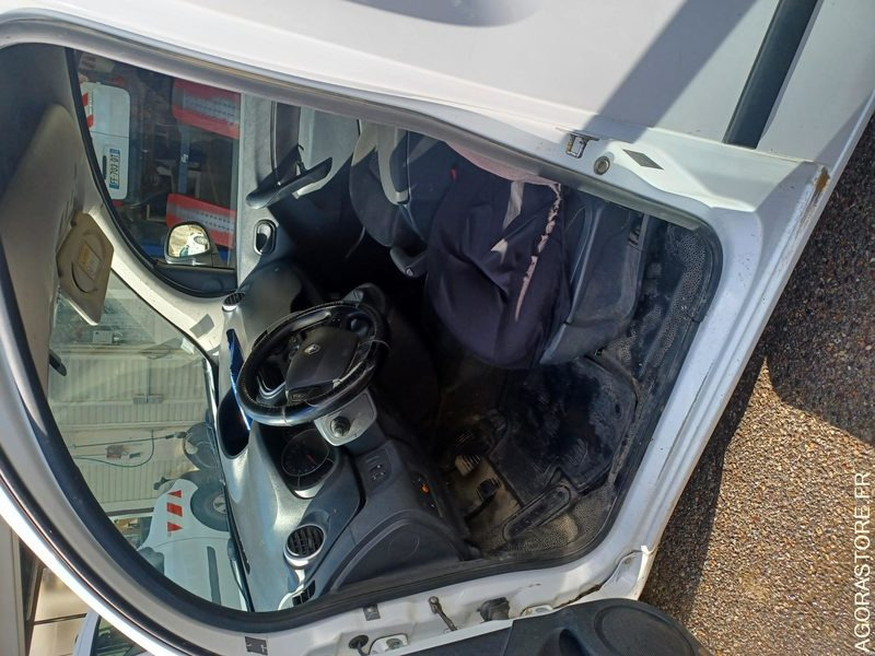 RENAULT KANGOO / REF SCP : 957 - Товарно комбе: слика 4 RENAULT KANGOO / REF SCP : 957 - Товарно комбе: слика 4