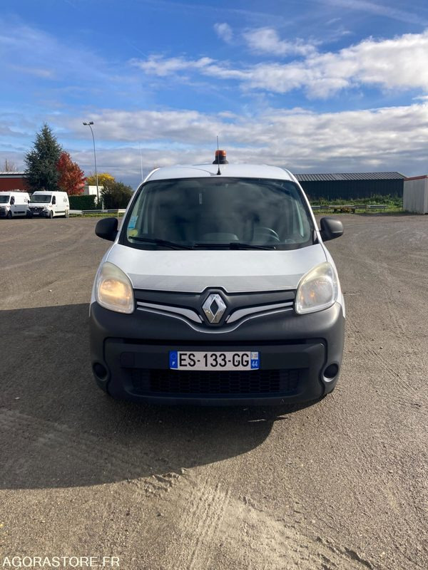 RENAULT KANGOO diesel - Année 2017 - 330 000 km - Мало комбе: слика 2 RENAULT KANGOO diesel - Année 2017 - 330 000 km - Мало комбе: слика 2
