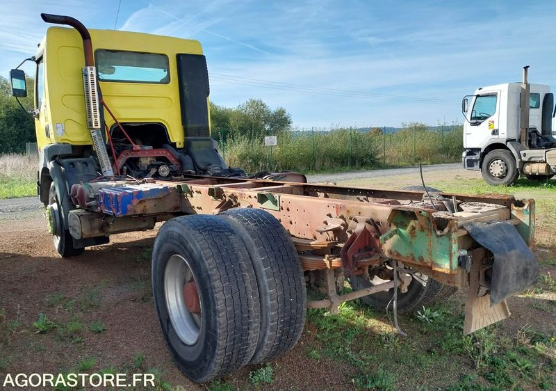 RENAULT KERAX 300-19 / 1999 / 660960 km - Камион со кабинска шасија: слика 2 RENAULT KERAX 300-19 / 1999 / 660960 km - Камион со кабинска шасија: слика 2