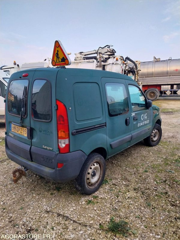RENAULT Kangoo 4X4 2004 (160 000Km) NON ROULANT Moteur HS PRO UNIQUEMENT - Мало комбе: слика 4 RENAULT Kangoo 4X4 2004 (160 000Km) NON ROULANT Moteur HS PRO UNIQUEMENT - Мало комбе: слика 4