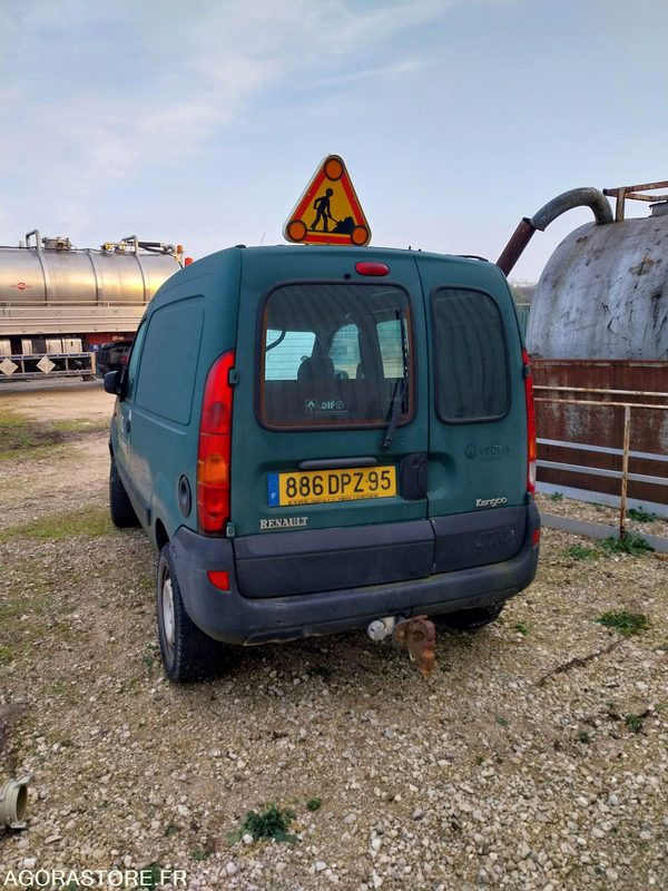 RENAULT Kangoo 4X4 2004 (160 000Km) NON ROULANT Moteur HS PRO UNIQUEMENT - Мало комбе: слика 3 RENAULT Kangoo 4X4 2004 (160 000Km) NON ROULANT Moteur HS PRO UNIQUEMENT - Мало комбе: слика 3