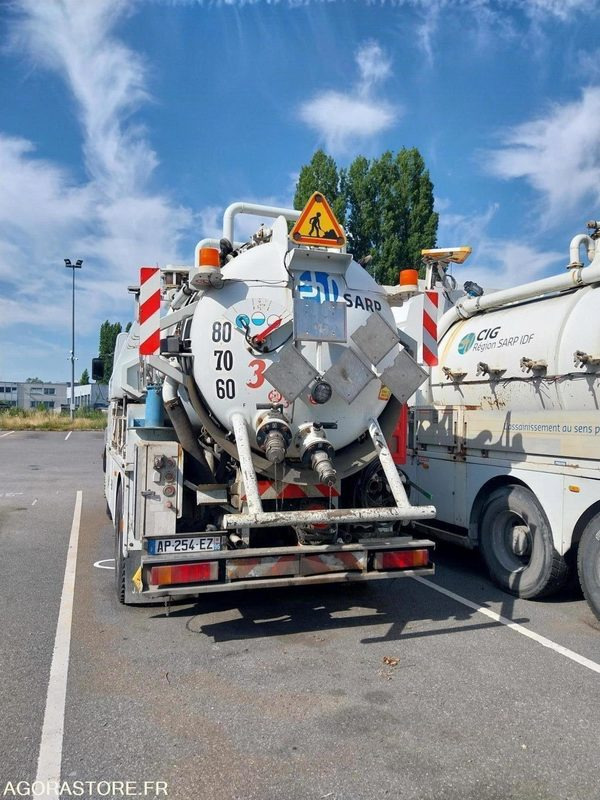 RENAULT Kerax 320 HUWER ADR 2002 (165000Km) ROULANT EXPORT UNIQUEMENT - Вакуумски камион: слика 4 RENAULT Kerax 320 HUWER ADR 2002 (165000Km) ROULANT EXPORT UNIQUEMENT - Вакуумски камион: слика 4