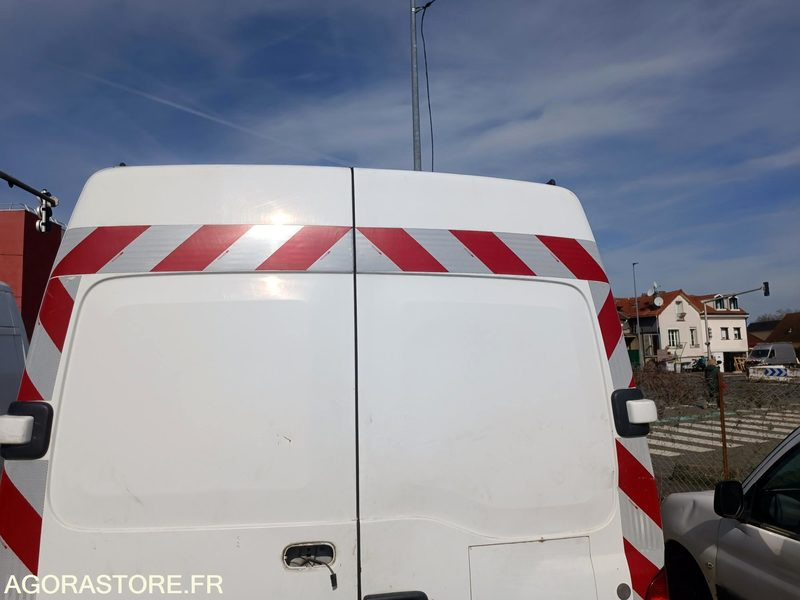 RENAULT MASTER - 2004 - 185782km - Товарно комбе: слика 5 RENAULT MASTER - 2004 - 185782km - Товарно комбе: слика 5