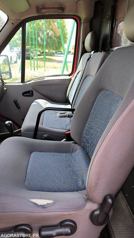 RENAULT MASTER II 2,5D - 2000 - 48197kms - Товарно комбе: слика 5 RENAULT MASTER II 2,5D - 2000 - 48197kms - Товарно комбе: слика 5