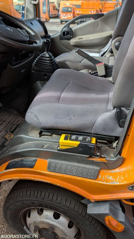 RENAULT MAXITY 110DXI - FM-356-KQ - 2009 - Комби кипер: слика 2 RENAULT MAXITY 110DXI - FM-356-KQ - 2009 - Комби кипер: слика 2