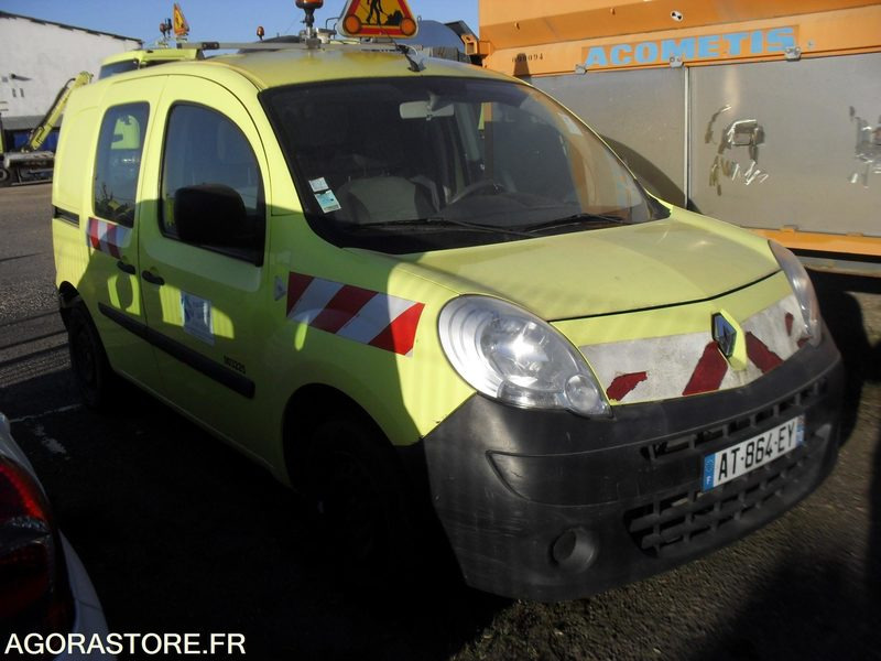 RENAULT NEW KANGOO UTILITAIRE - Мало комбе: слика 1 RENAULT NEW KANGOO UTILITAIRE - Мало комбе: слика 1