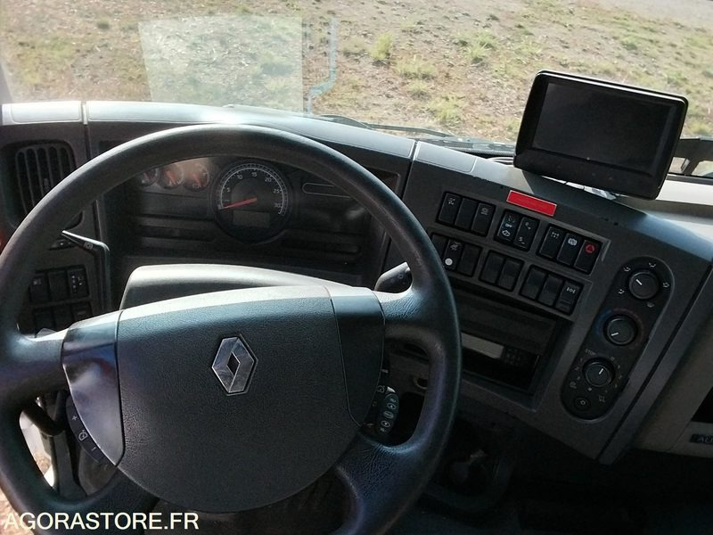 RENAULT PREMIUM 380-26 / 2010 / 475 190 km - Камион со кабинска шасија: слика 4 RENAULT PREMIUM 380-26 / 2010 / 475 190 km - Камион со кабинска шасија: слика 4