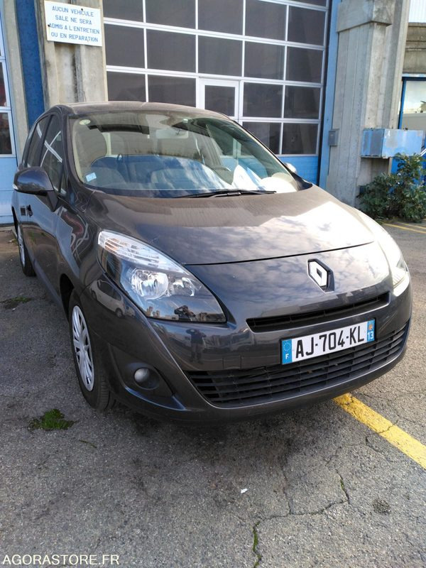 RENAULT SCENIC 1.9 DIESEL - Автомобил: слика 1 RENAULT SCENIC 1.9 DIESEL - Автомобил: слика 1