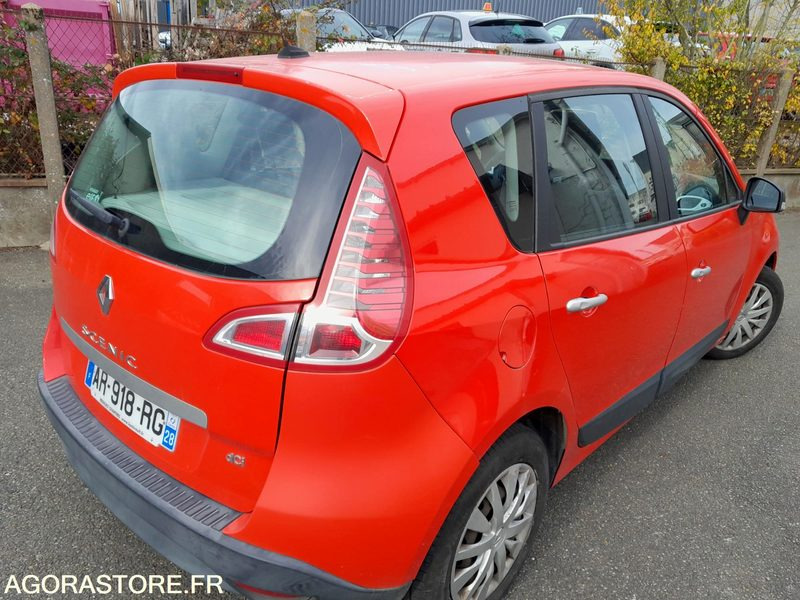 RENAULT SCENIC - Автомобил: слика 4 RENAULT SCENIC - Автомобил: слика 4
