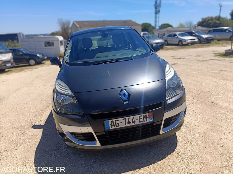 RENAULT SCENIC III 1.5 DCI 110CV - 2009 - 155000KMS - Автомобил: слика 3 RENAULT SCENIC III 1.5 DCI 110CV - 2009 - 155000KMS - Автомобил: слика 3