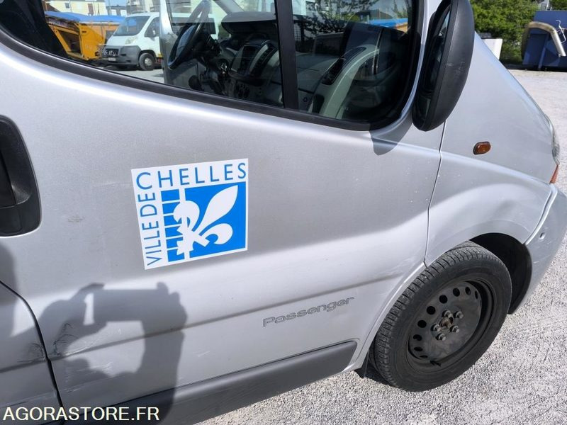 RENAULT TRAFIC 2004 - 152227KM - Минибус, Патничко комбе: слика 5 RENAULT TRAFIC 2004 - 152227KM - Минибус, Патничко комбе: слика 5