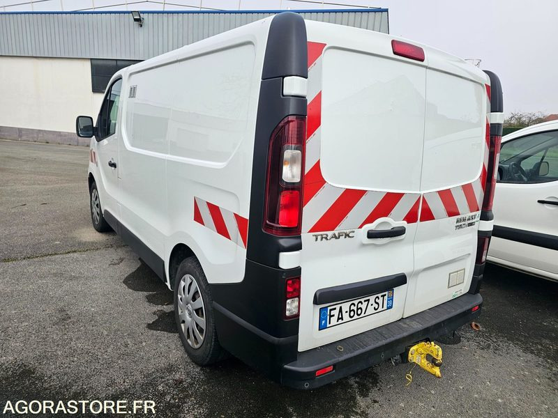 RENAULT TRAFIC - 2018 - 173355KM - FA667ST - Товарно комбе: слика 4 RENAULT TRAFIC - 2018 - 173355KM - FA667ST - Товарно комбе: слика 4