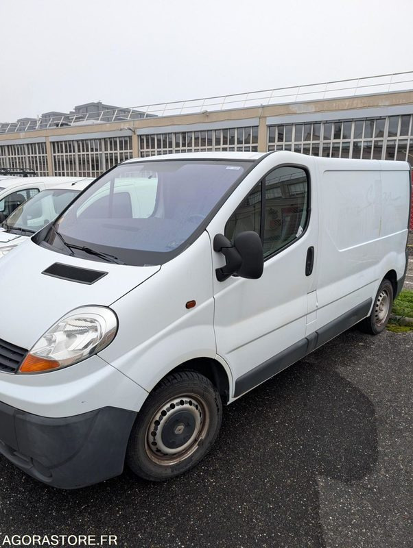 RENAULT TRAFIC 90CV 2.0 DCI - 209 014 KM - Товарно комбе: слика 3 RENAULT TRAFIC 90CV 2.0 DCI - 209 014 KM - Товарно комбе: слика 3