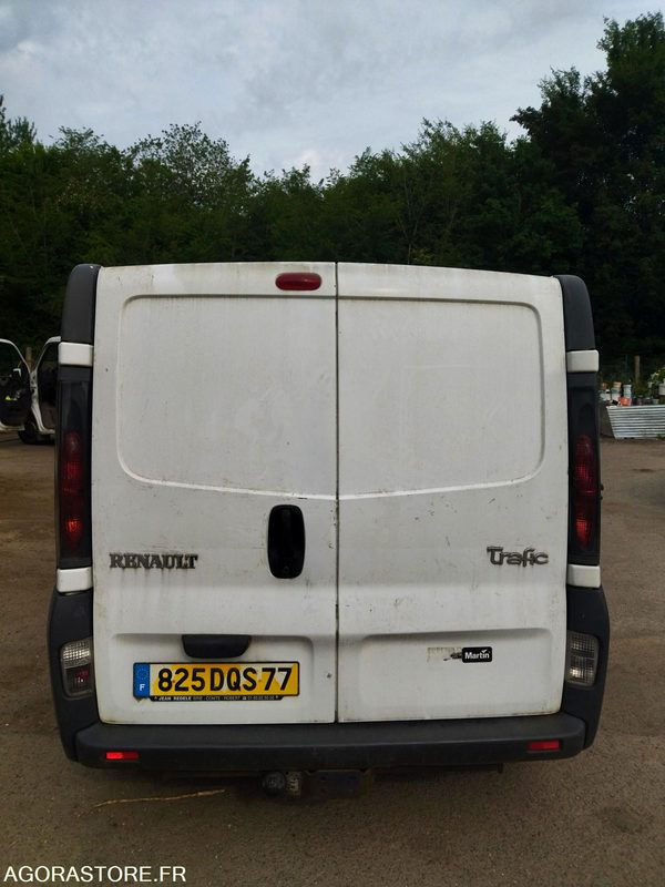 RENAULT TRAFIC DE 2005  71234 KM - Товарно комбе: слика 3 RENAULT TRAFIC DE 2005  71234 KM - Товарно комбе: слика 3