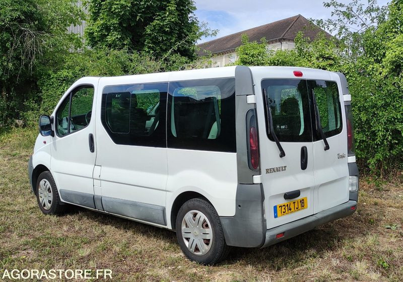 RENAULT TRAFIC II - Минибус, Патничко комбе: слика 1 RENAULT TRAFIC II - Минибус, Патничко комбе: слика 1