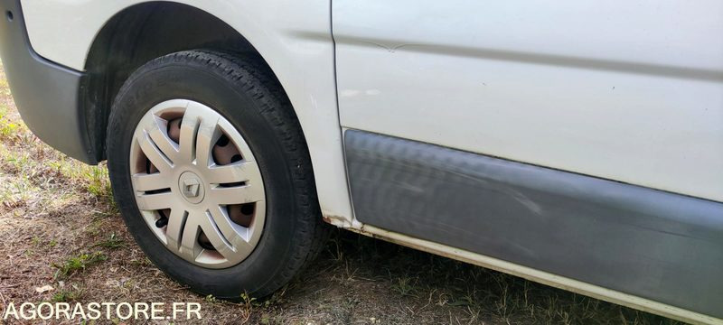 RENAULT TRAFIC II - Минибус, Патничко комбе: слика 3 RENAULT TRAFIC II - Минибус, Патничко комбе: слика 3