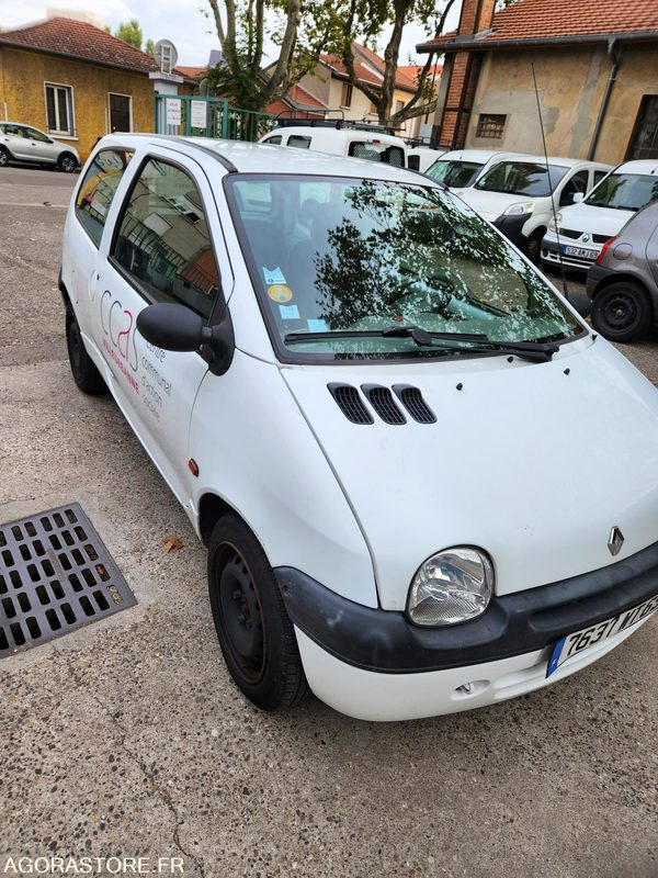 RENAULT TWINGO - Автомобил: слика 2 RENAULT TWINGO - Автомобил: слика 2