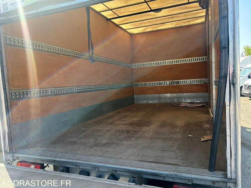 RENAULT maxity ZE electrique 20m3 hayon - 2016 / 68658 KM - Камион сандучар, Електричен камион: слика 5 RENAULT maxity ZE electrique 20m3 hayon - 2016 / 68658 KM - Камион сандучар, Електричен камион: слика 5