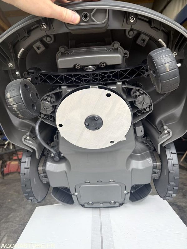 ROBOT de tonte NEUF 430x NERA Husqvarna UNITAIRE - Градинарска косилка: слика 3 ROBOT de tonte NEUF 430x NERA Husqvarna UNITAIRE - Градинарска косилка: слика 3