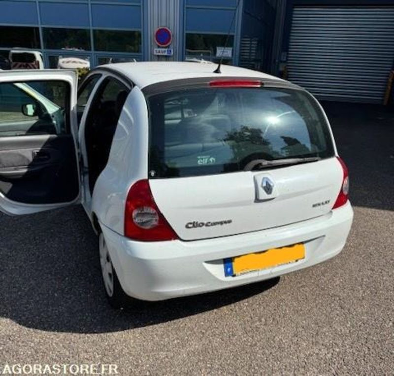 Renault CLIO 2 - Автомобил: слика 4 Renault CLIO 2 - Автомобил: слика 4