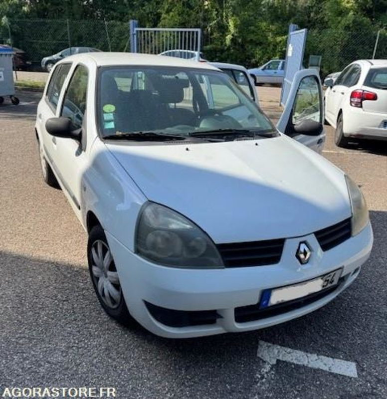 Renault CLIO 2 - Автомобил: слика 2 Renault CLIO 2 - Автомобил: слика 2