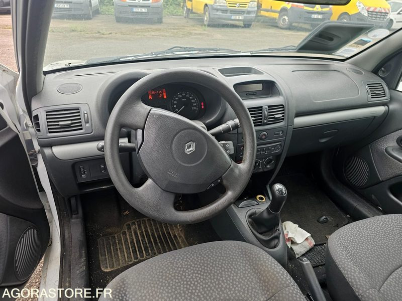 Renault Clio - 2007 - 264715km - 1918ZN76 - Автомобил: слика 5 Renault Clio - 2007 - 264715km - 1918ZN76 - Автомобил: слика 5