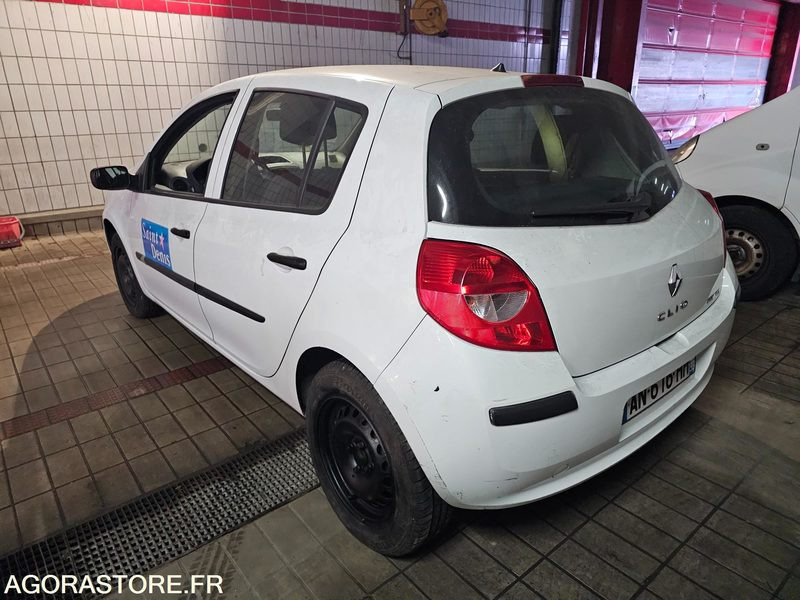 Renault Clio - 2007 - 27559kms - AN 616 HH - Автомобил: слика 4 Renault Clio - 2007 - 27559kms - AN 616 HH - Автомобил: слика 4