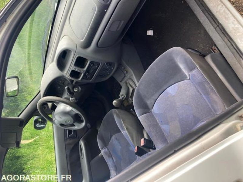 Renault Clio - Автомобил: слика 4 Renault Clio - Автомобил: слика 4