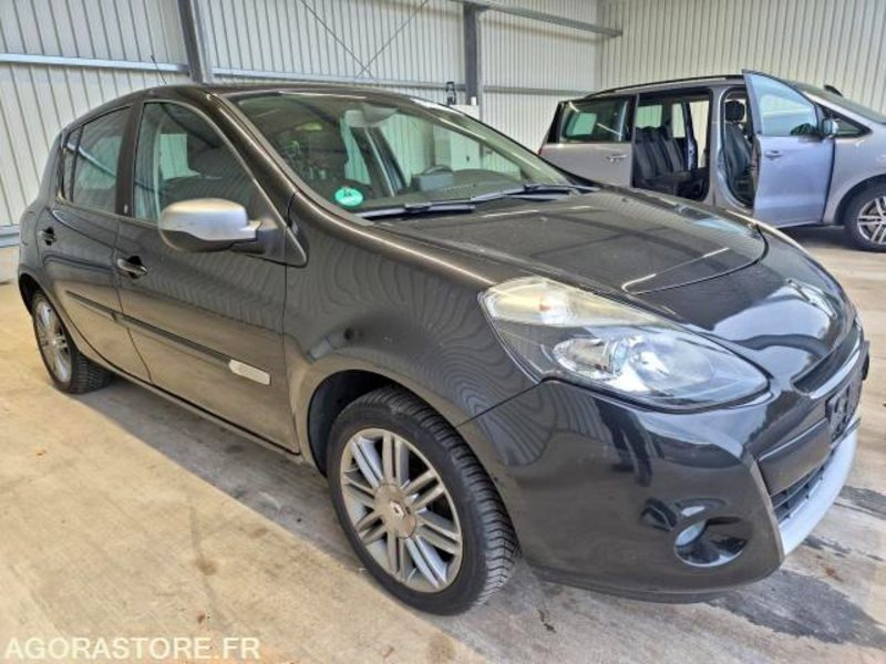 Renault Clio III Phase 2 – TomTom Edition 1.2 75 – 2011 – Seulement 33 200 km – - Автомобил: слика 5 Renault Clio III Phase 2 – TomTom Edition 1.2 75 – 2011 – Seulement 33 200 km – - Автомобил: слика 5