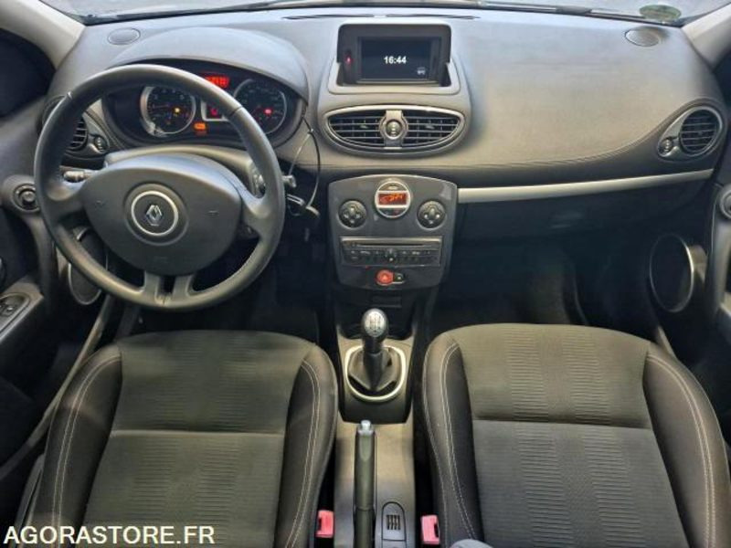 Renault Clio III Phase 2 – TomTom Edition 1.2 75 – 2011 – Seulement 33 200 km – - Автомобил: слика 3 Renault Clio III Phase 2 – TomTom Edition 1.2 75 – 2011 – Seulement 33 200 km – - Автомобил: слика 3
